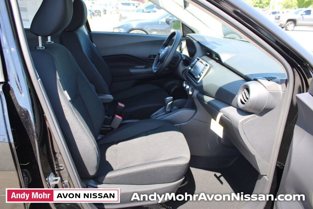 New 2025 Nissan Kicks Play S image 11