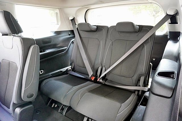 Certified 2023 Jeep Grand Cherokee L Laredo RWD image 18