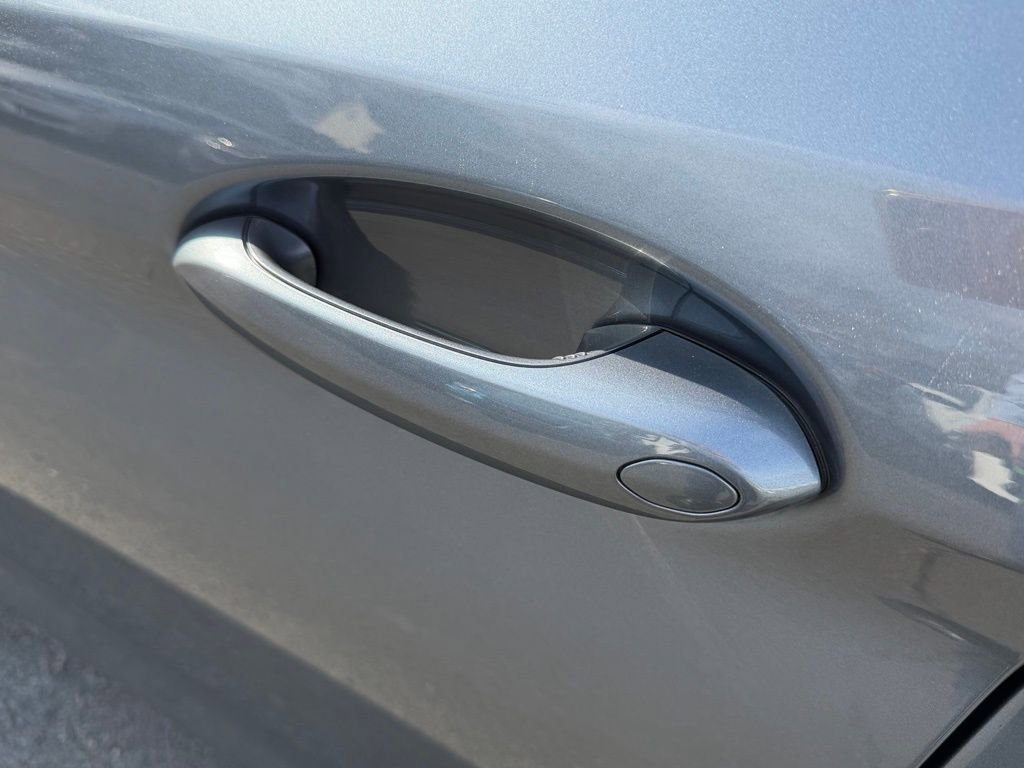 Used 2020 BMW 530i xDrive w/ Premium Package image 13