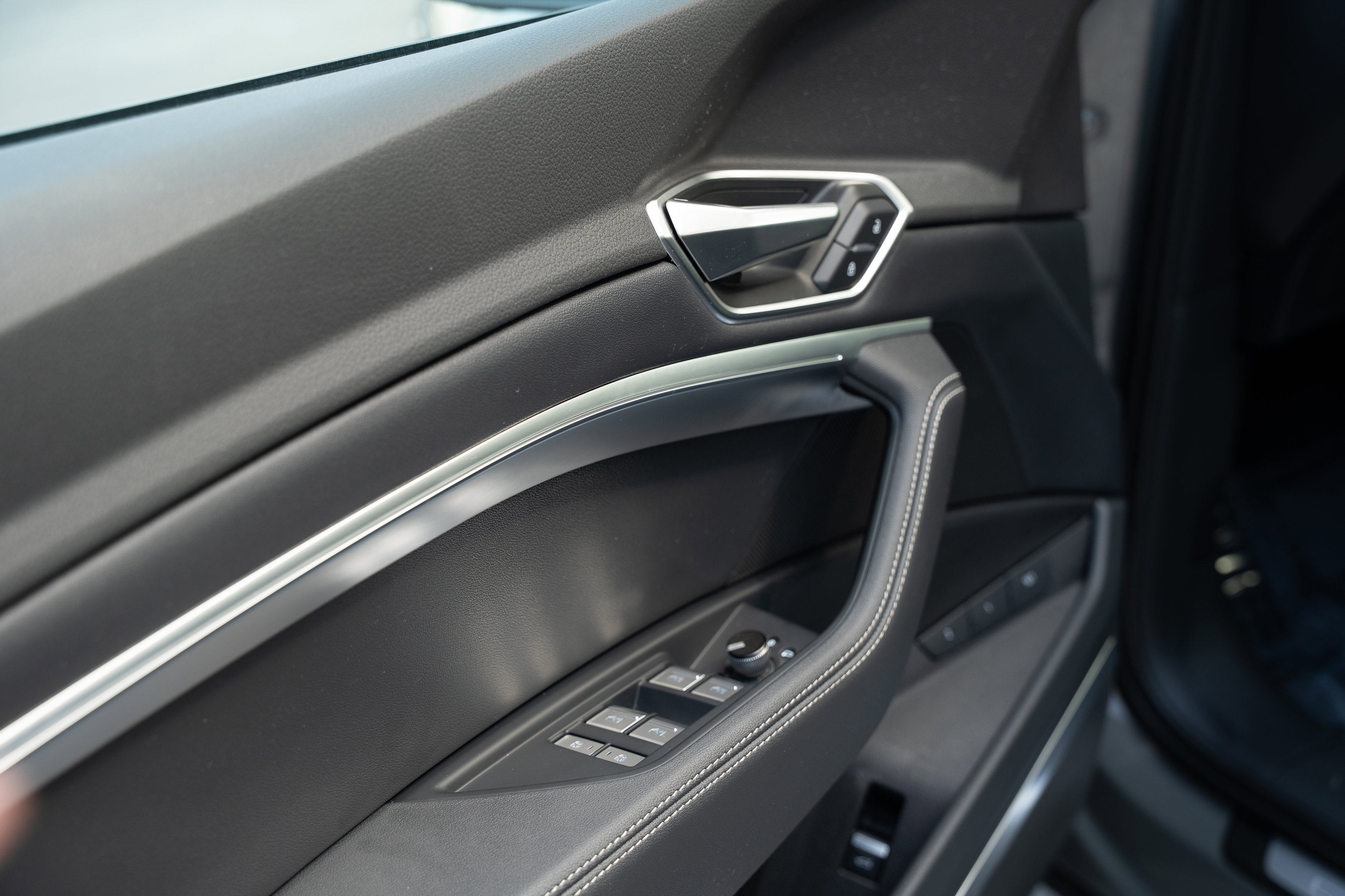 Certified 2024 Audi Q8 e-tron Premium Plus w/ Premium Plus Package image 22