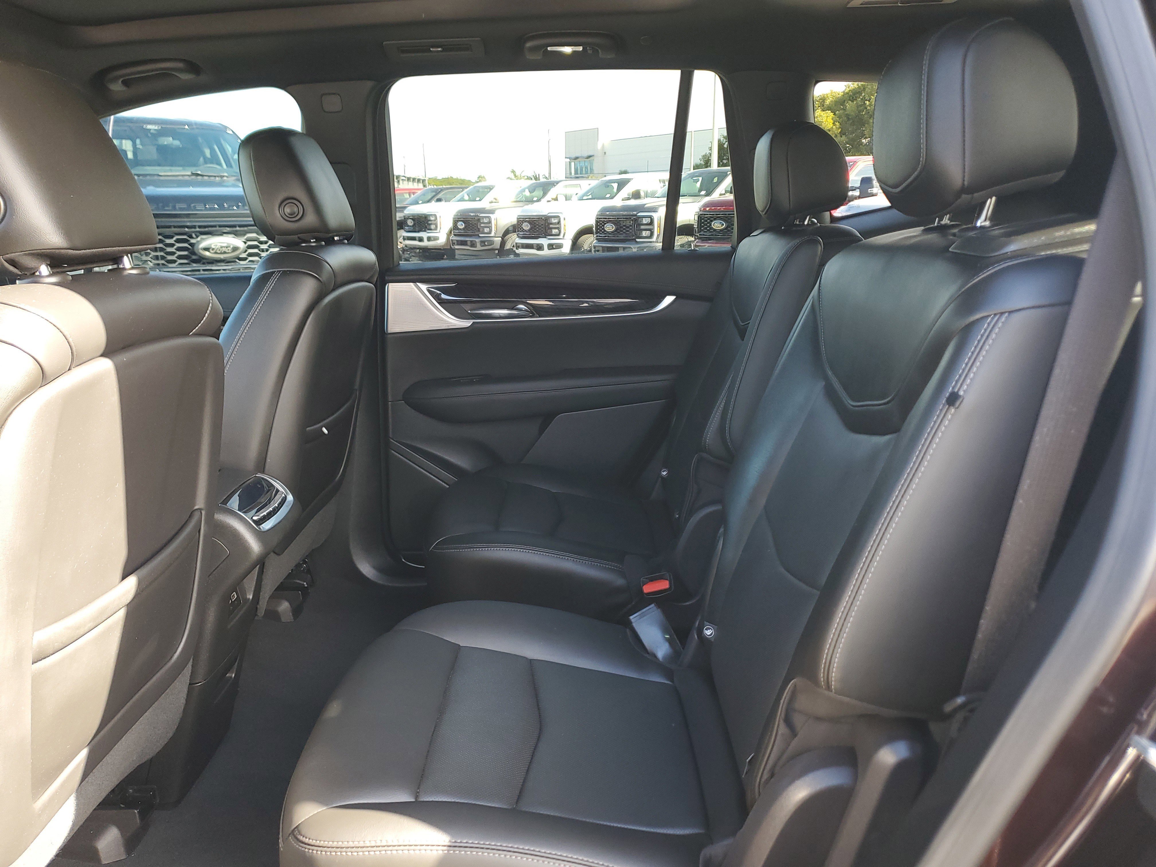 Used 2021 Cadillac XT6 Premium Luxury image 14