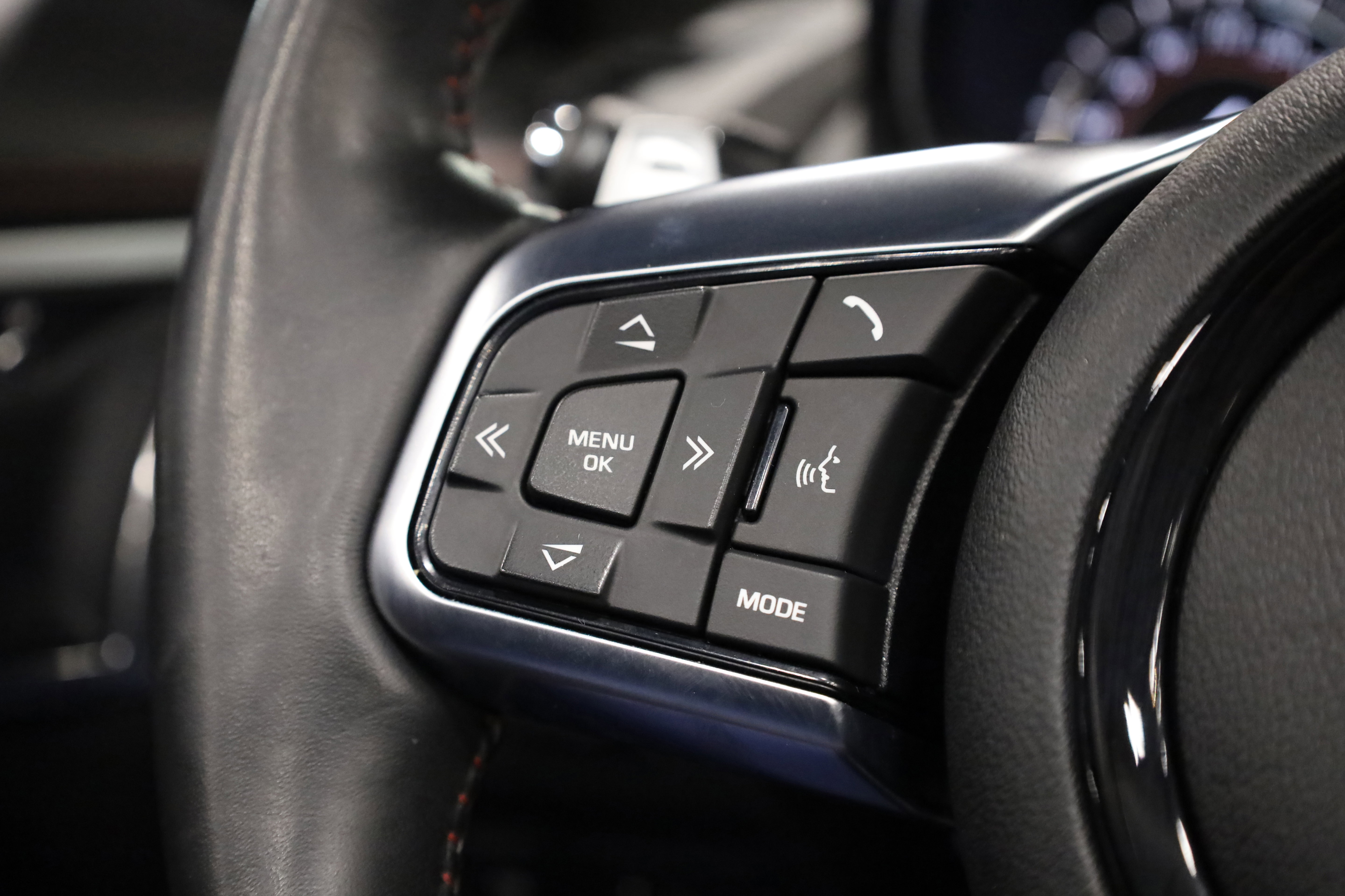 Used 2020 Jaguar F-TYPE SVR image 24