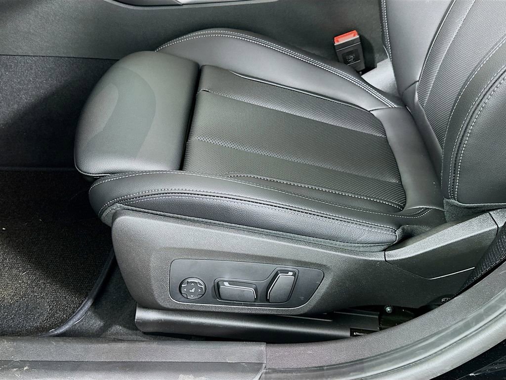 New 2026 BMW 330i Sedan image 21