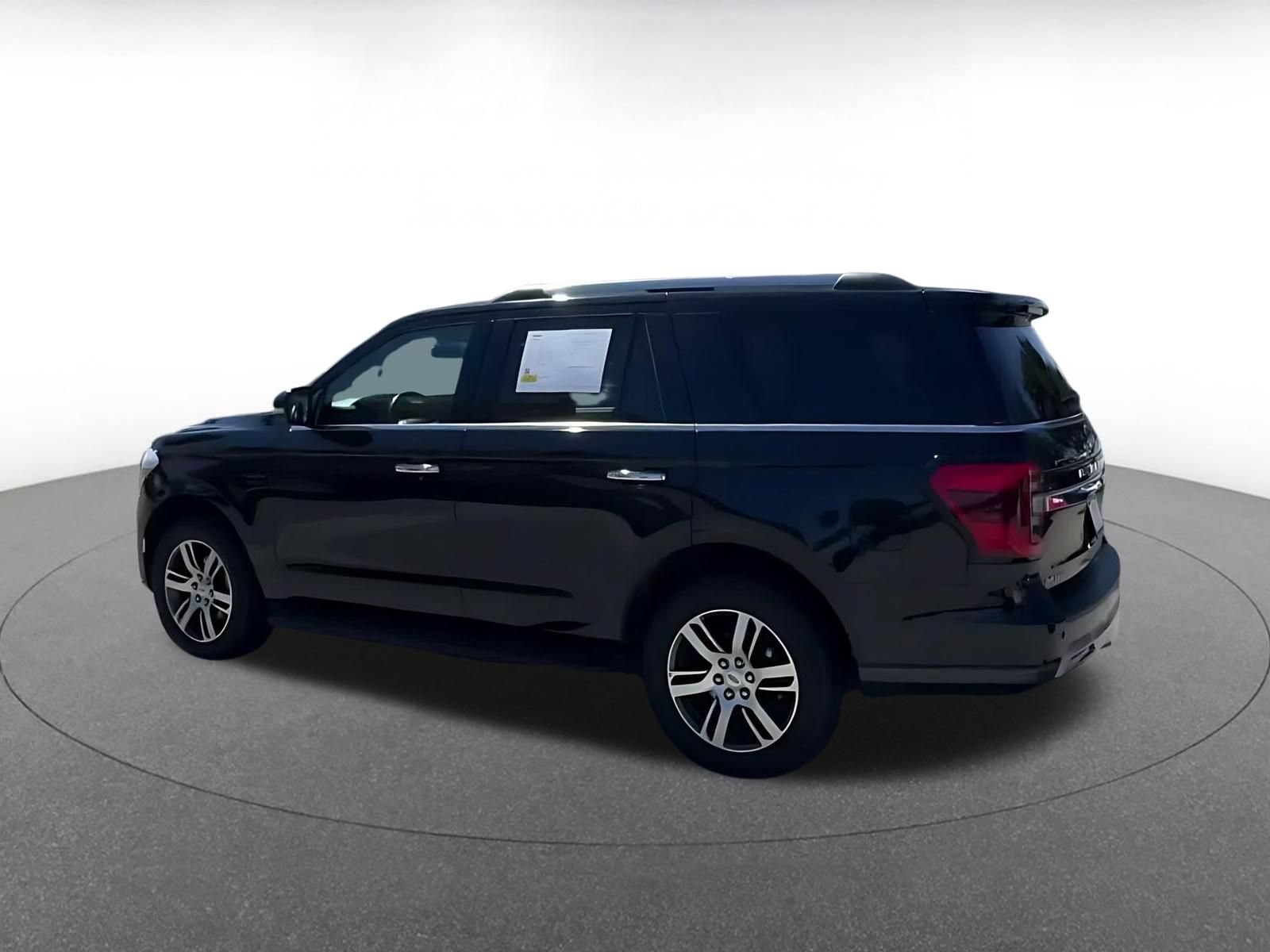 Used 2024 Ford Expedition Limited AWD/4WD image 9
