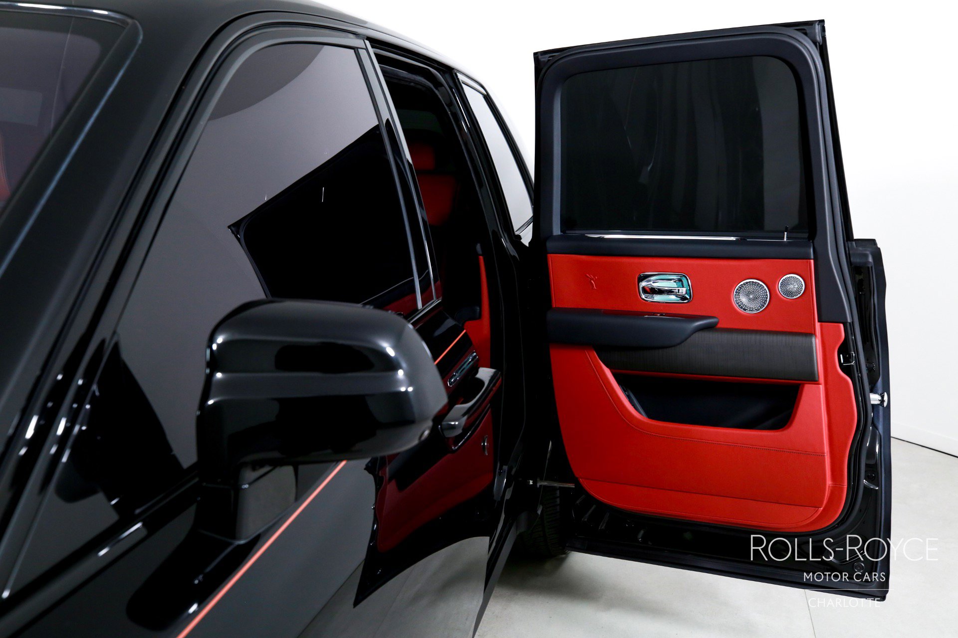 Certified 2022 Rolls-Royce Cullinan w/ Dark Exterior Package image 17