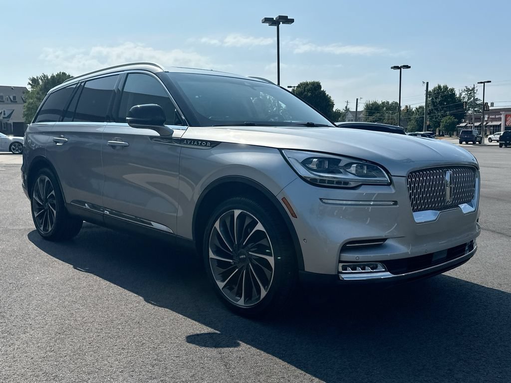 Certified 2021 Lincoln Aviator Reserve w/ Equipment Group 202A AWD/4WD image 2