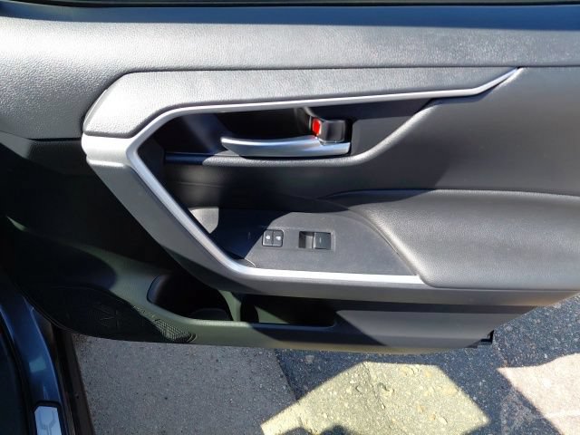 Used 2023 Toyota RAV4 SE w/ Weather & Moonroof Package AWD/4WD image 31