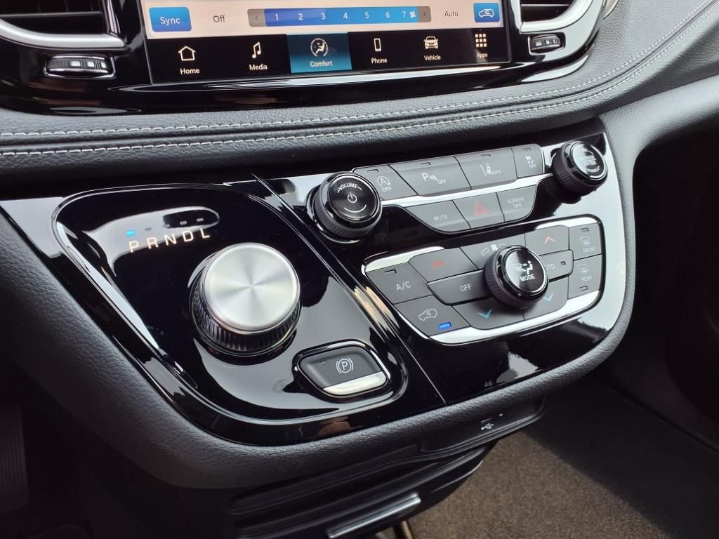New 2026 Chrysler Pacifica Select image 23
