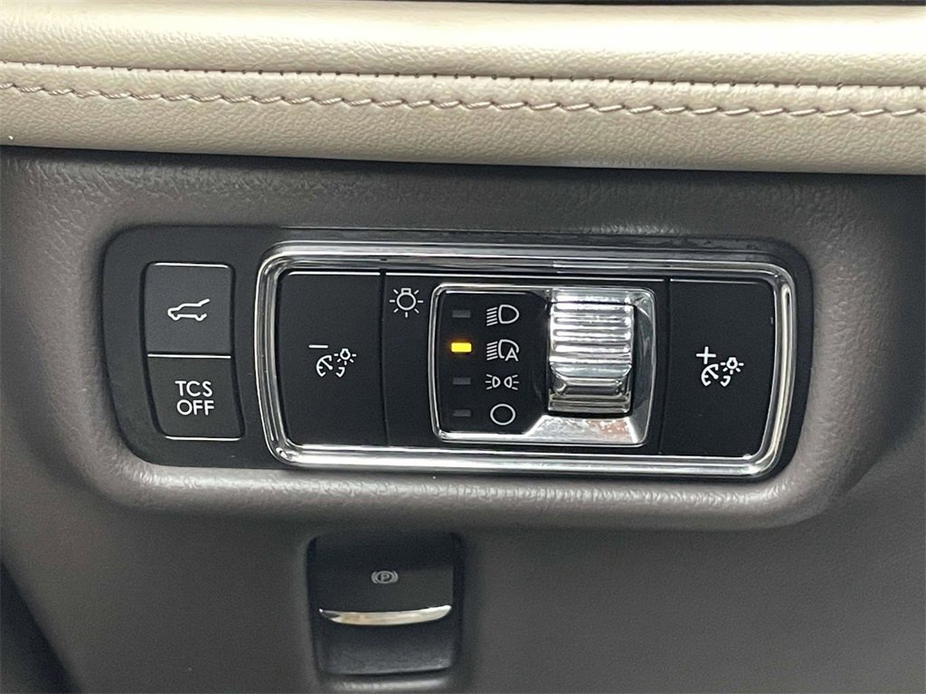 Certified 2023 Lincoln Nautilus Reserve w/ Equipment Group 201A image 28