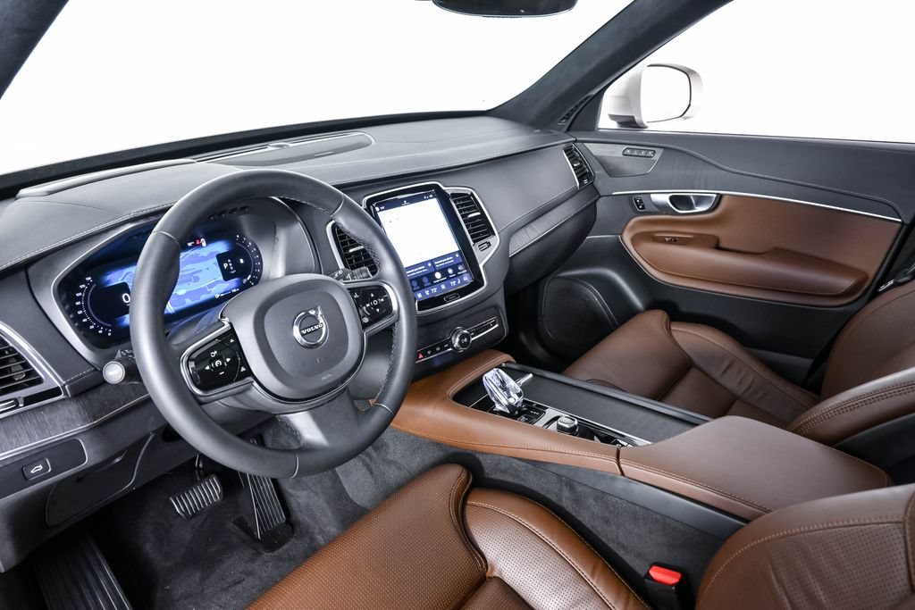 Certified 2024 Volvo XC90 B6 Ultimate w/ Lounge Package AWD/4WD image 6