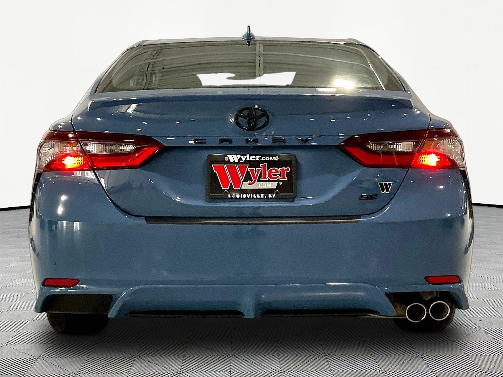 Used 2023 Toyota Camry SE w/ Cold Weather Package FWD image 5