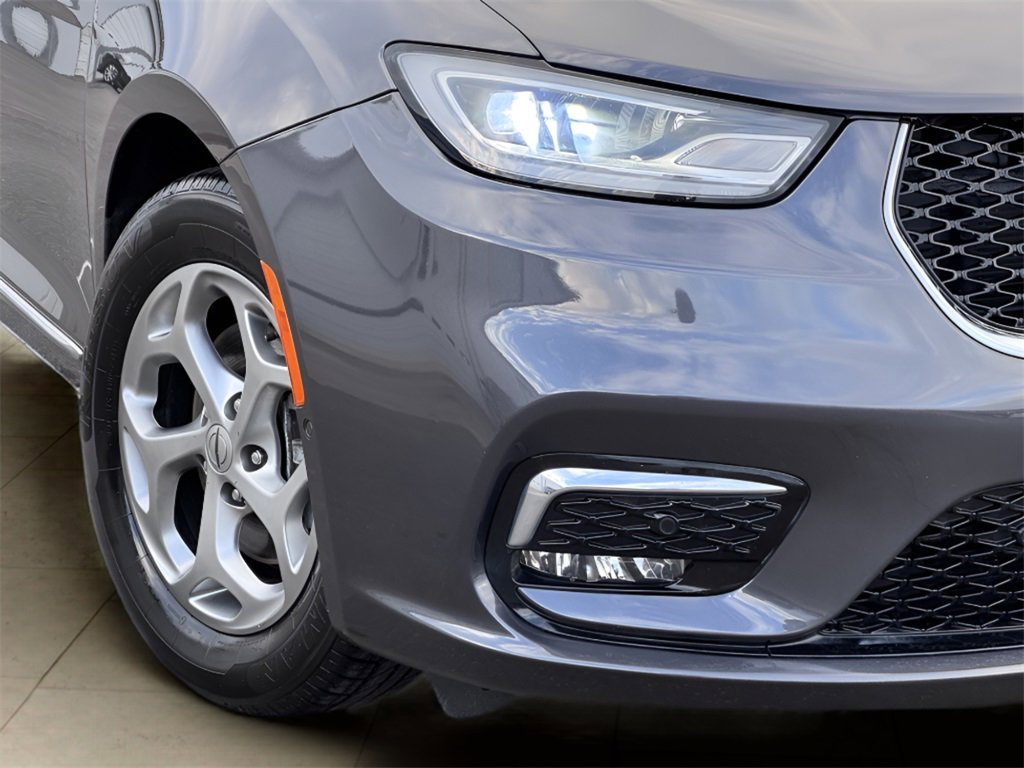 Used 2022 Chrysler Pacifica Limited image 48