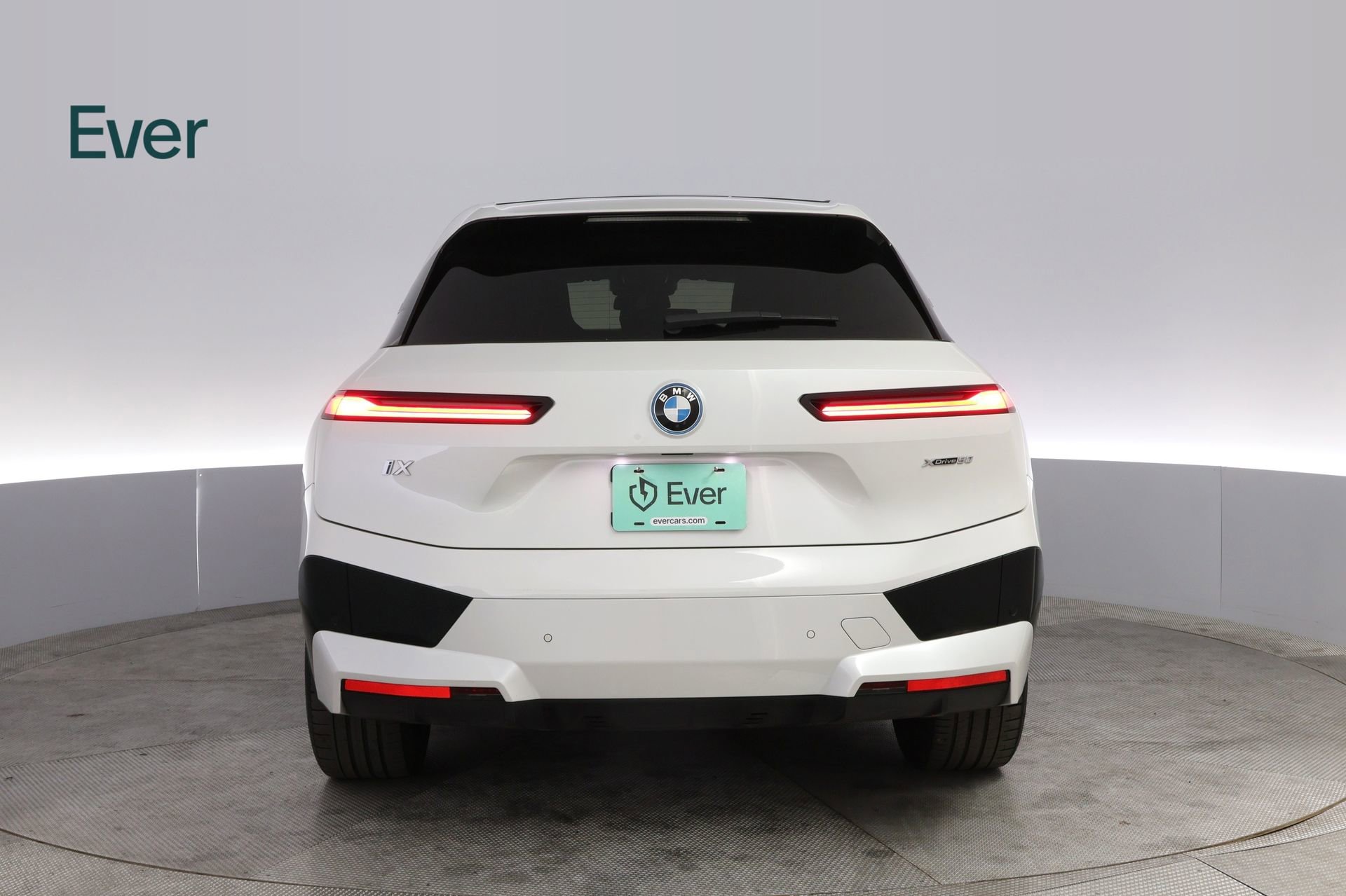 Used 2023 BMW iX xDrive50 w/ Sport Package image 15