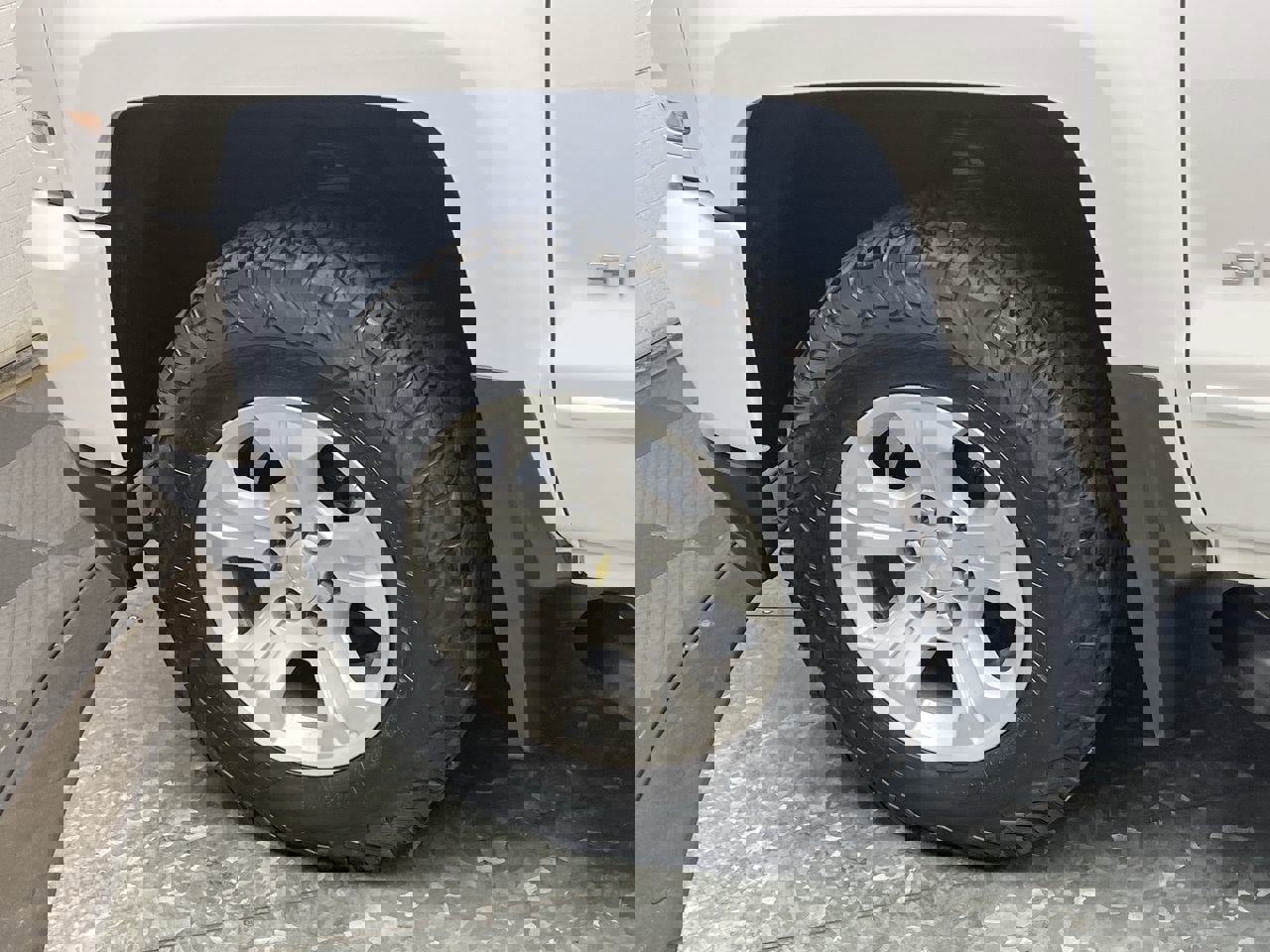 Used 2017 Chevrolet Silverado 1500 LT w/ All Star Edition image 32