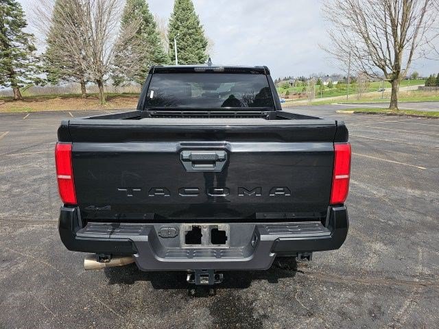 Used 2024 Toyota Tacoma TRD Off-Road AWD/4WD image 5
