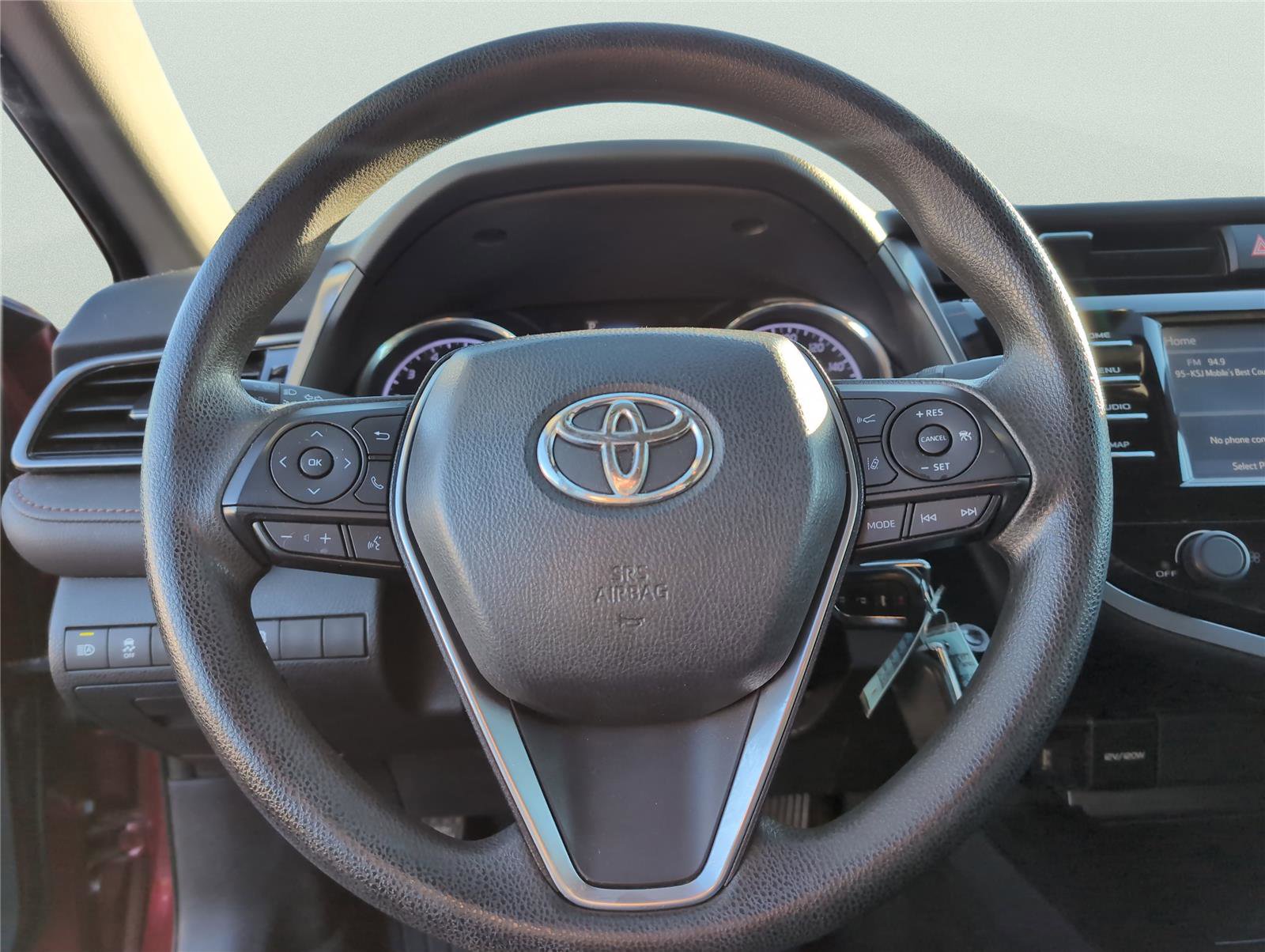 Used 2020 Toyota Camry LE FWD image 23