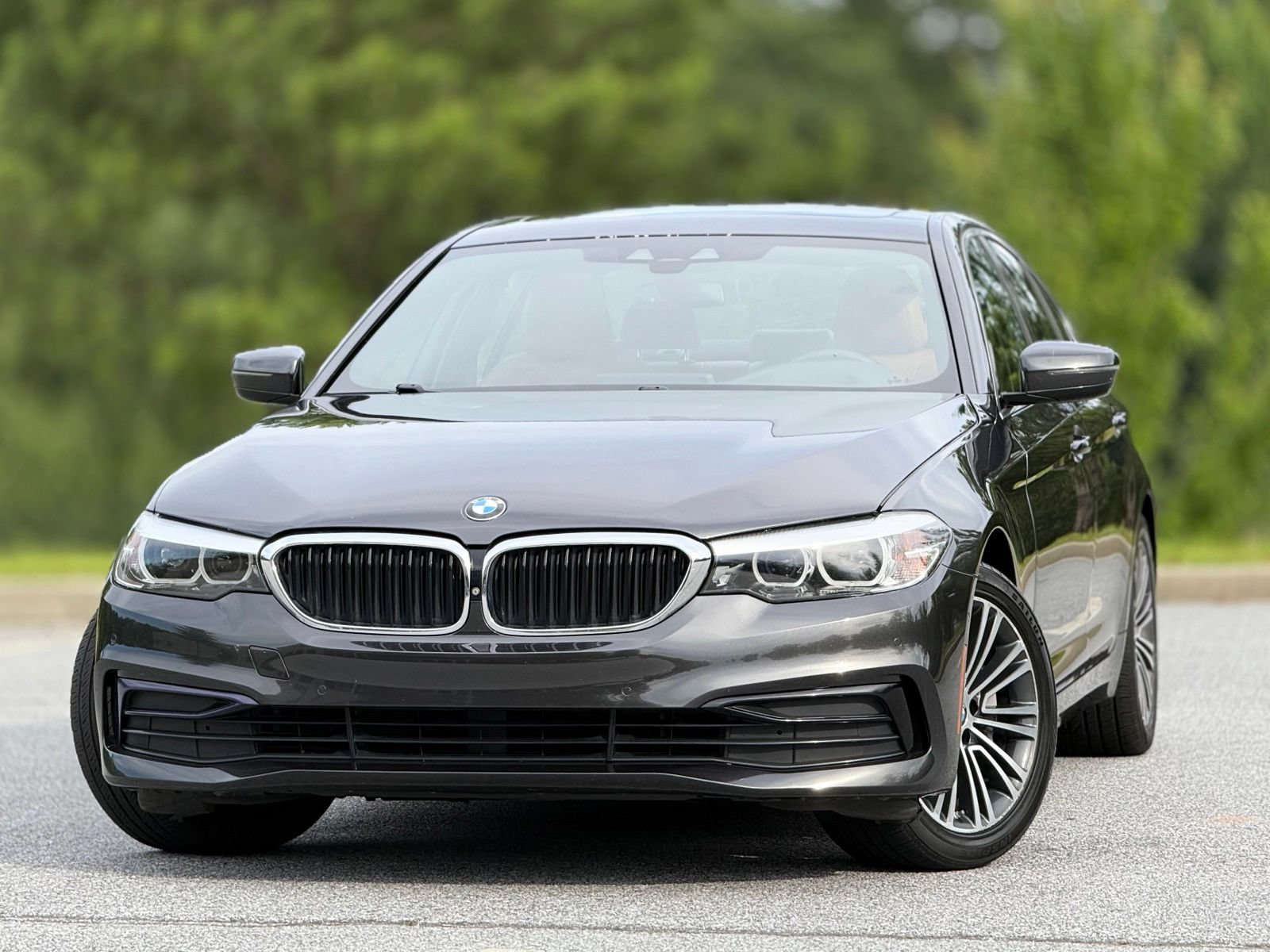 Used 2019 BMW 530i xDrive w/ Premium Package AWD/4WD image 2