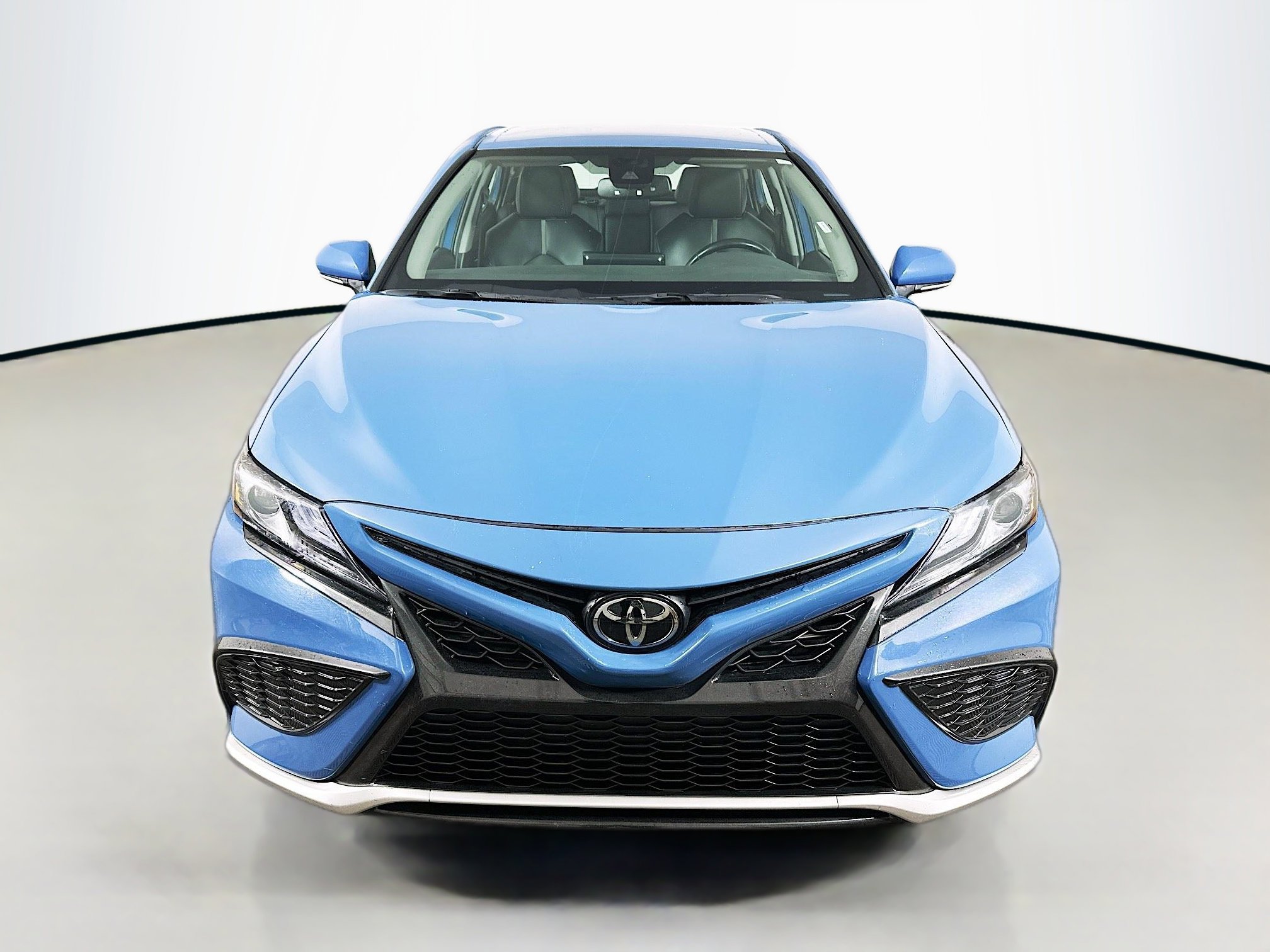 Used 2024 Toyota Camry XSE image 2