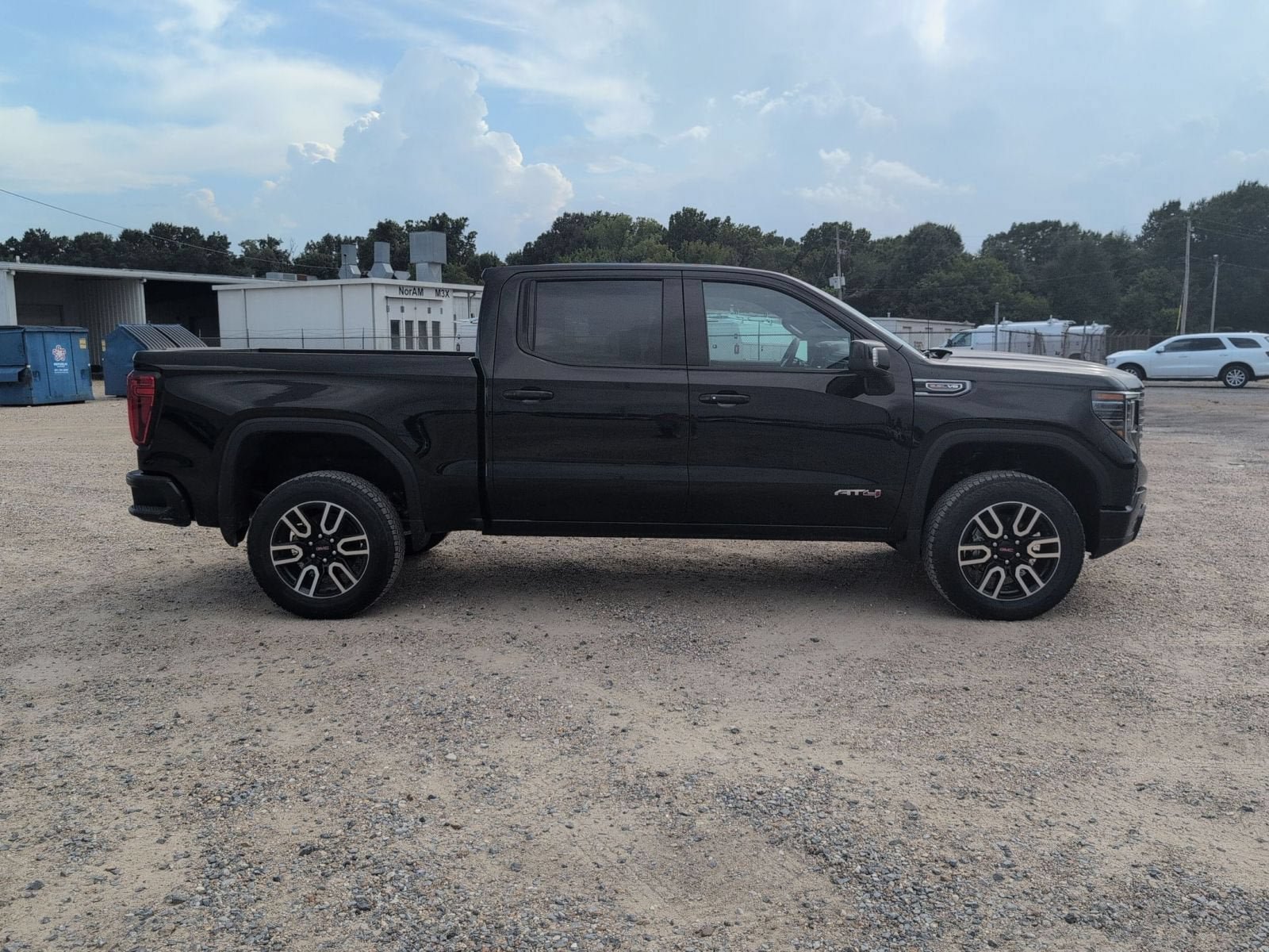 New 2026 GMC Sierra 1500 AT4 w/ Technology Package AWD/4WD image 7