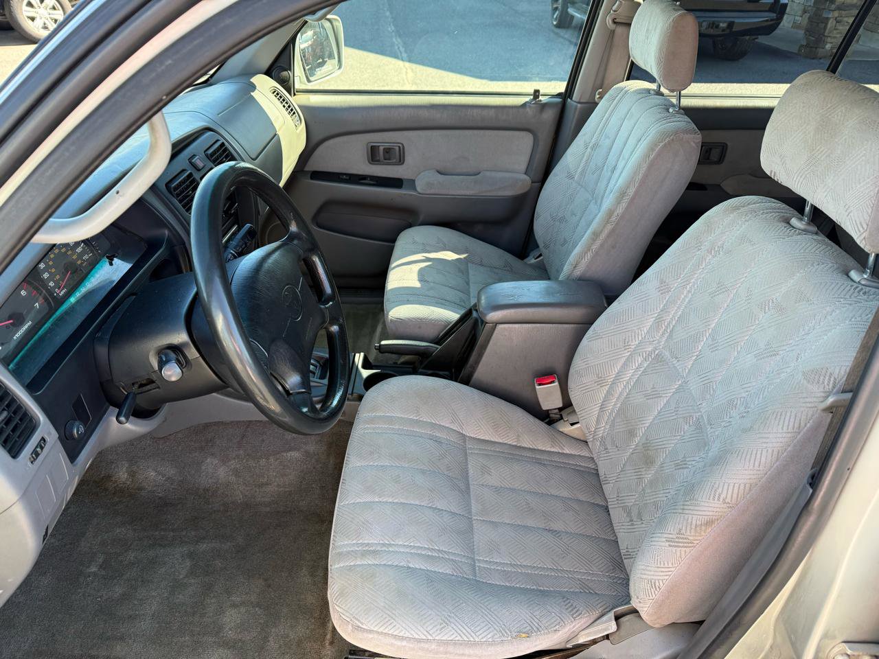 Used 2002 Toyota 4Runner SR5 RWD image 11