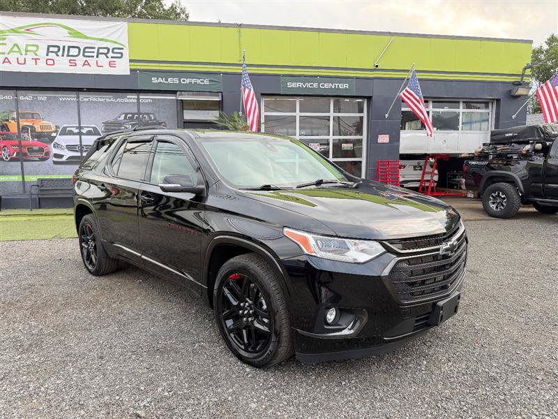 Used 2021 Chevrolet Traverse Premier w/ Redline Edition AWD/4WD image 3