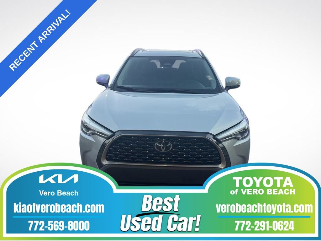 Used 2023 Toyota Corolla Cross XLE w/ Convenience Package image 1