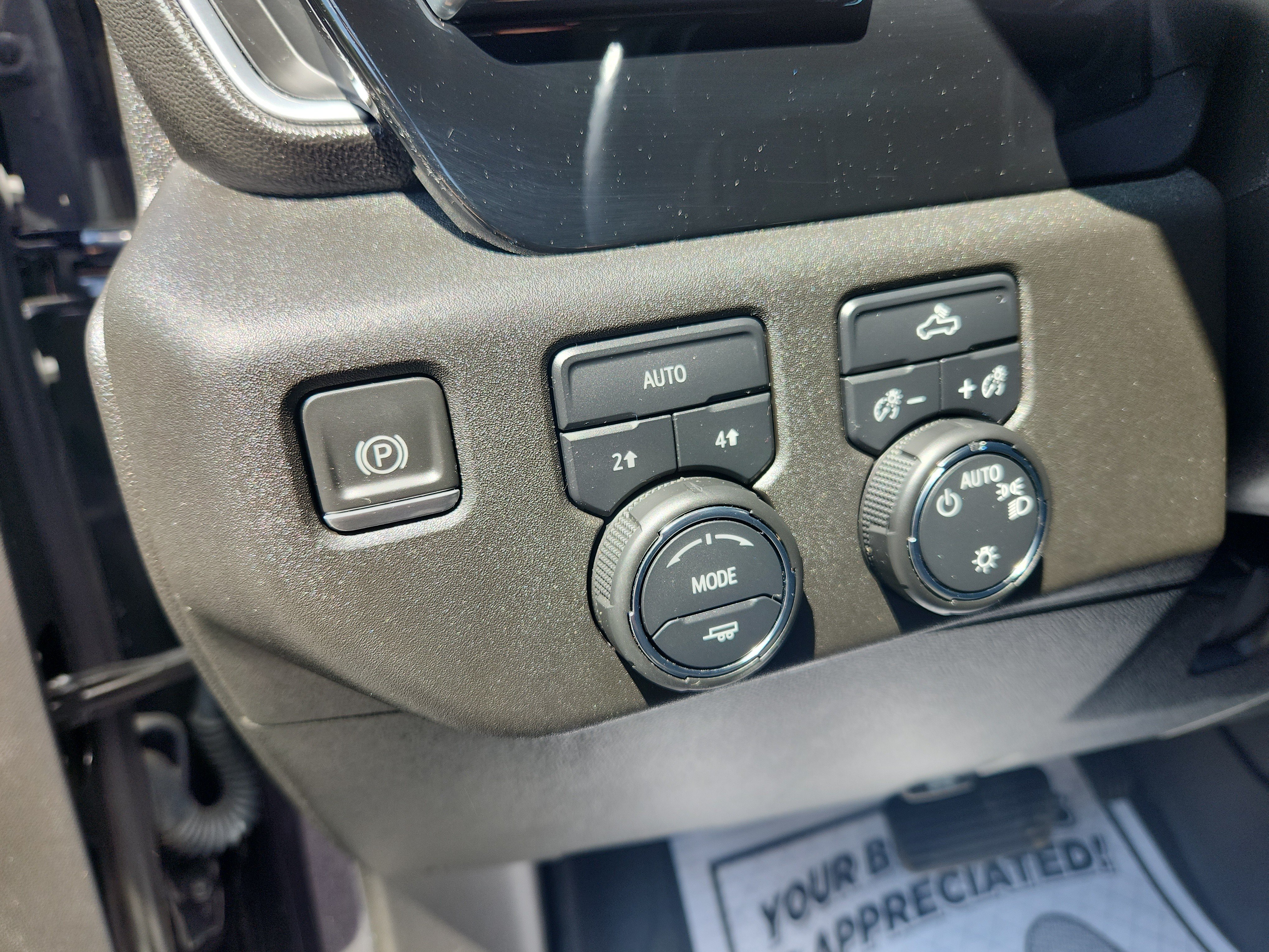 Used 2022 Chevrolet Silverado 1500 LT AWD/4WD image 26
