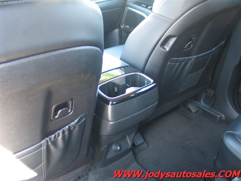Used 2025 Kia Telluride S AWD/4WD image 32