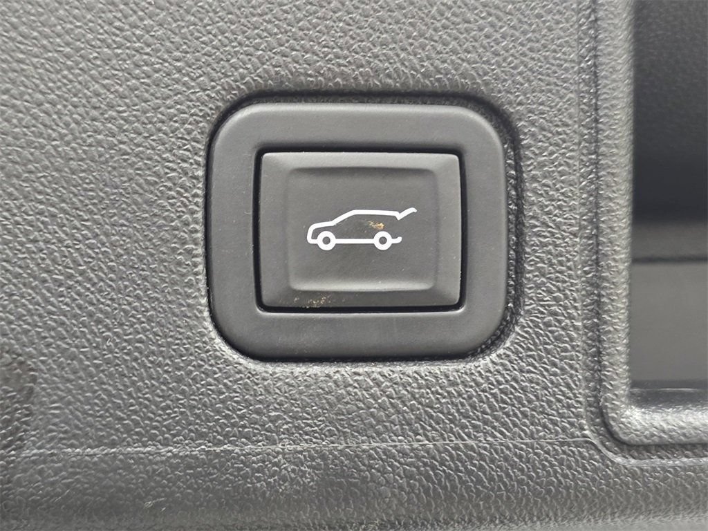 Used 2024 GMC Terrain Denali AWD/4WD image 13