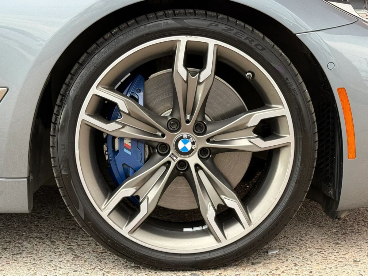 Used 2020 BMW M550i xDrive w/ Executive Package AWD/4WD image 25