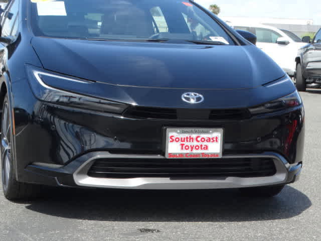 Used 2025 Toyota Prius XLE image 4