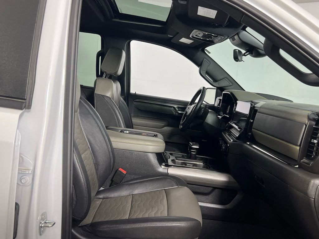 Used 2022 Chevrolet Silverado 1500 ZR2 w/ Technology Package image 34