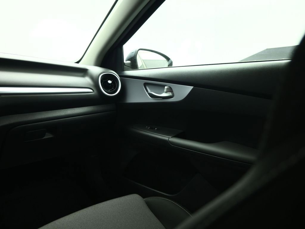 Certified 2024 Kia Forte LXS w/ LXS Technology Package image 43