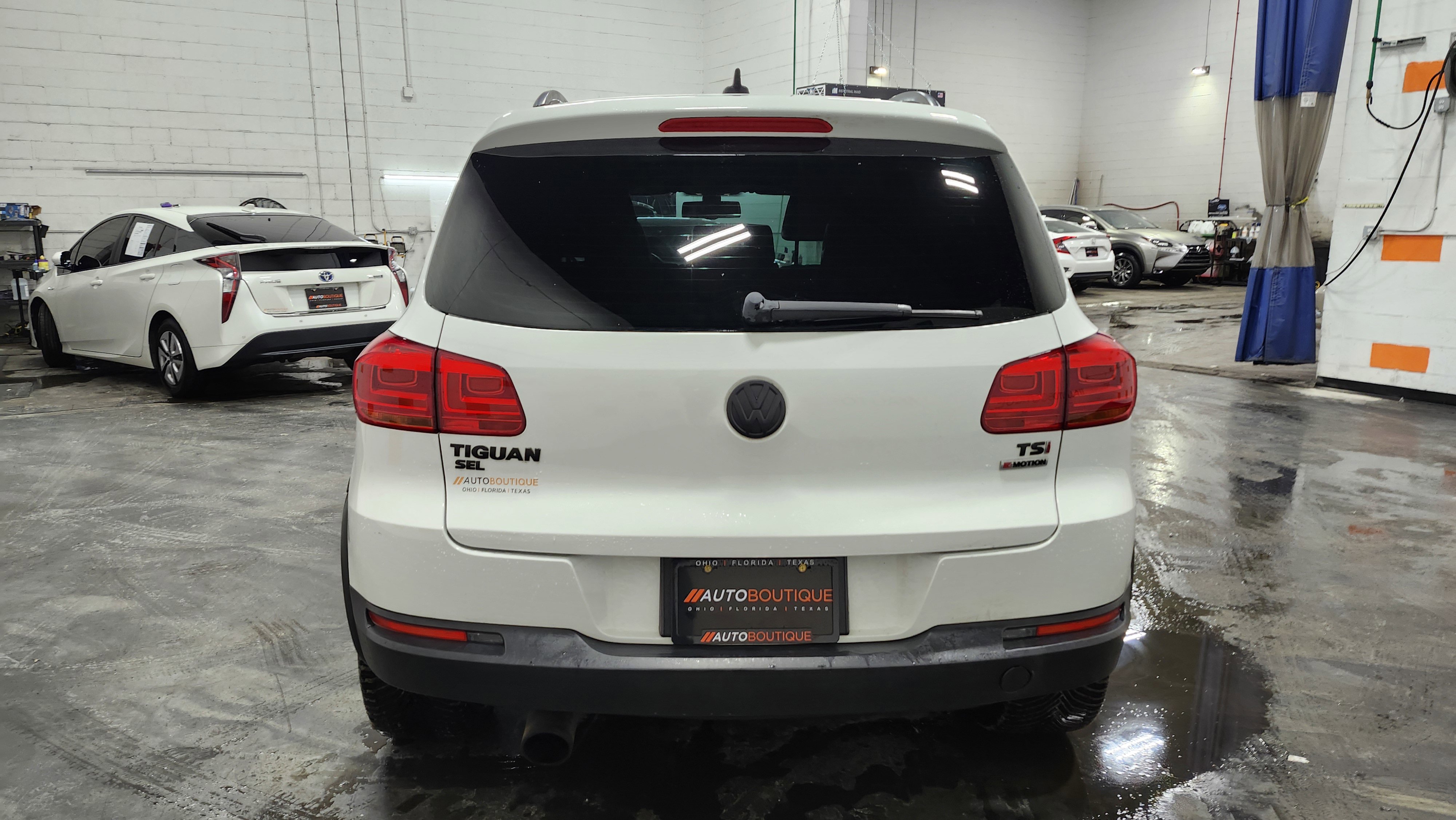 Used 2017 Volkswagen Tiguan SEL image 14