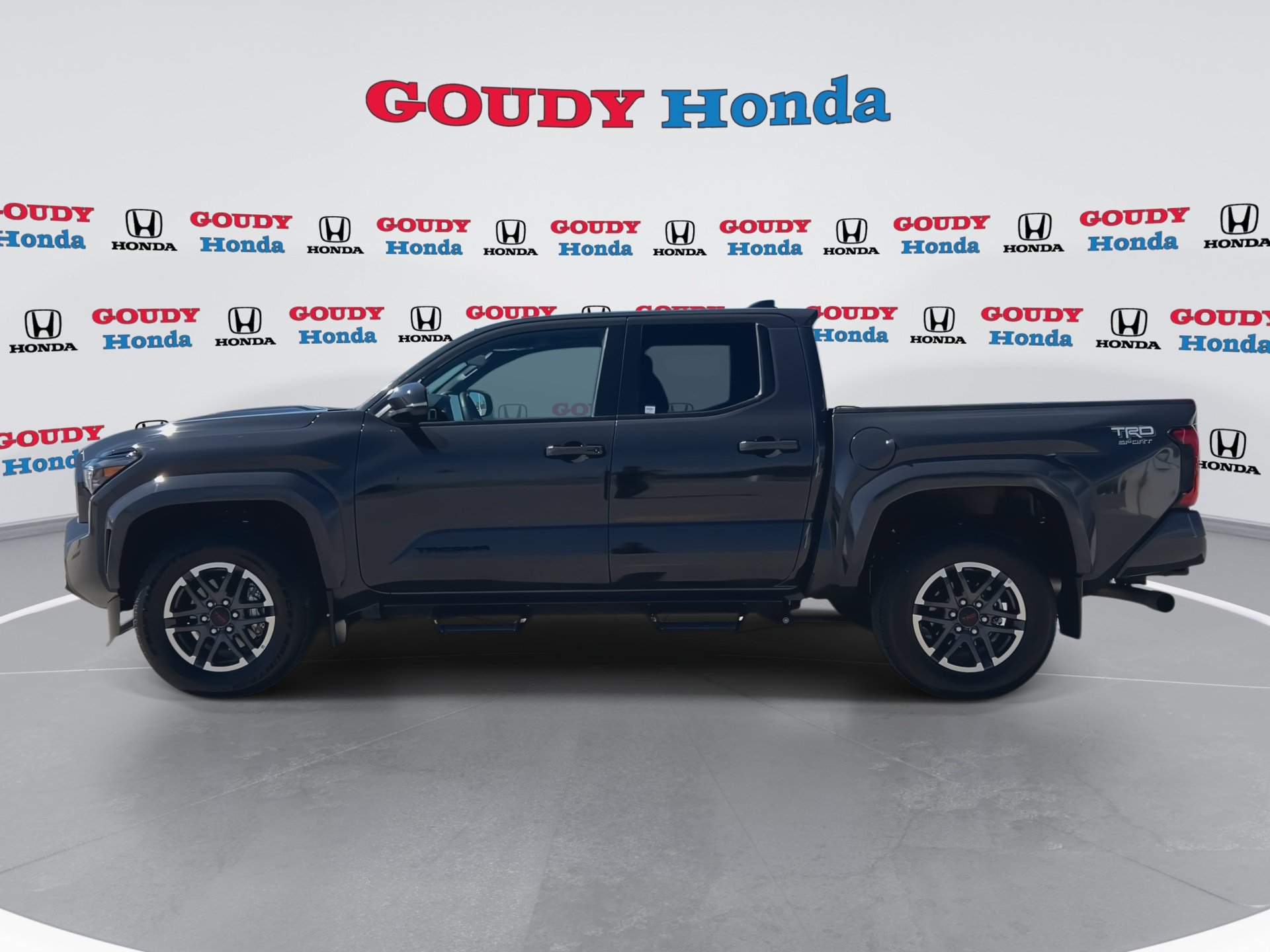 Used 2024 Toyota Tacoma TRD Sport RWD image 5