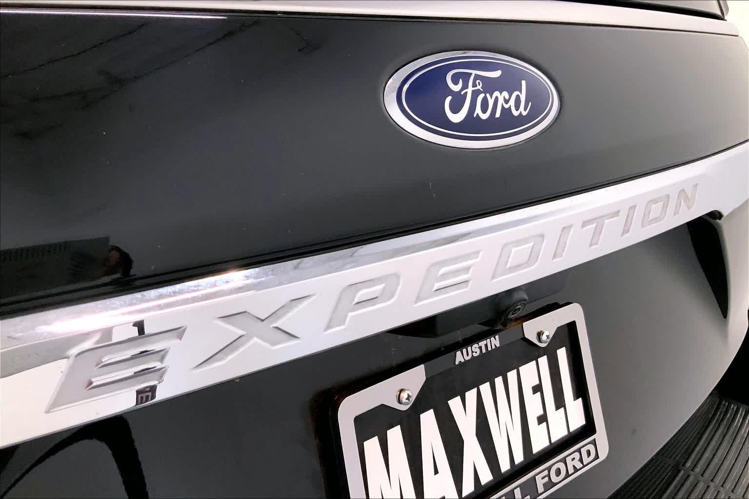 Used 2019 Ford Expedition XLT w/ Equipment Group 201A RWD image 8