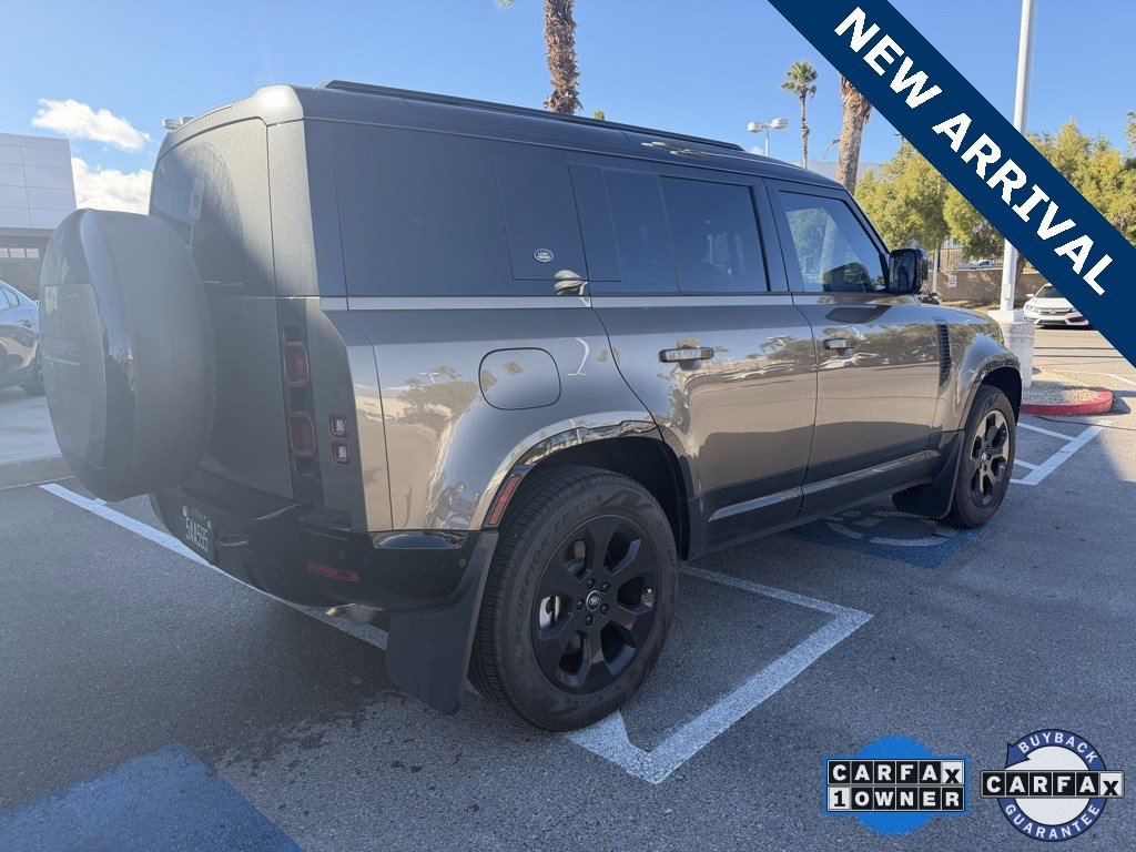 Used 2024 Land Rover Defender 110 X-Dynamic SE image 3