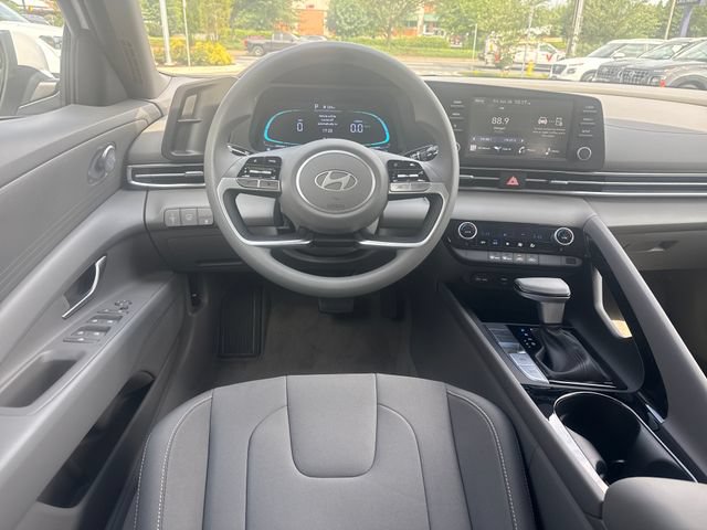 Certified 2026 Hyundai Elantra Hybrid FWD image 13