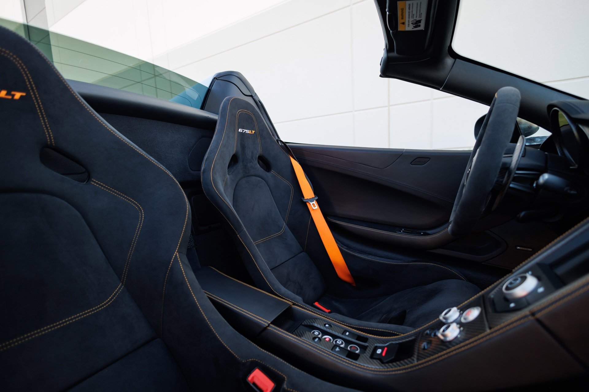 Used 2016 McLaren 675LT Spider image 62