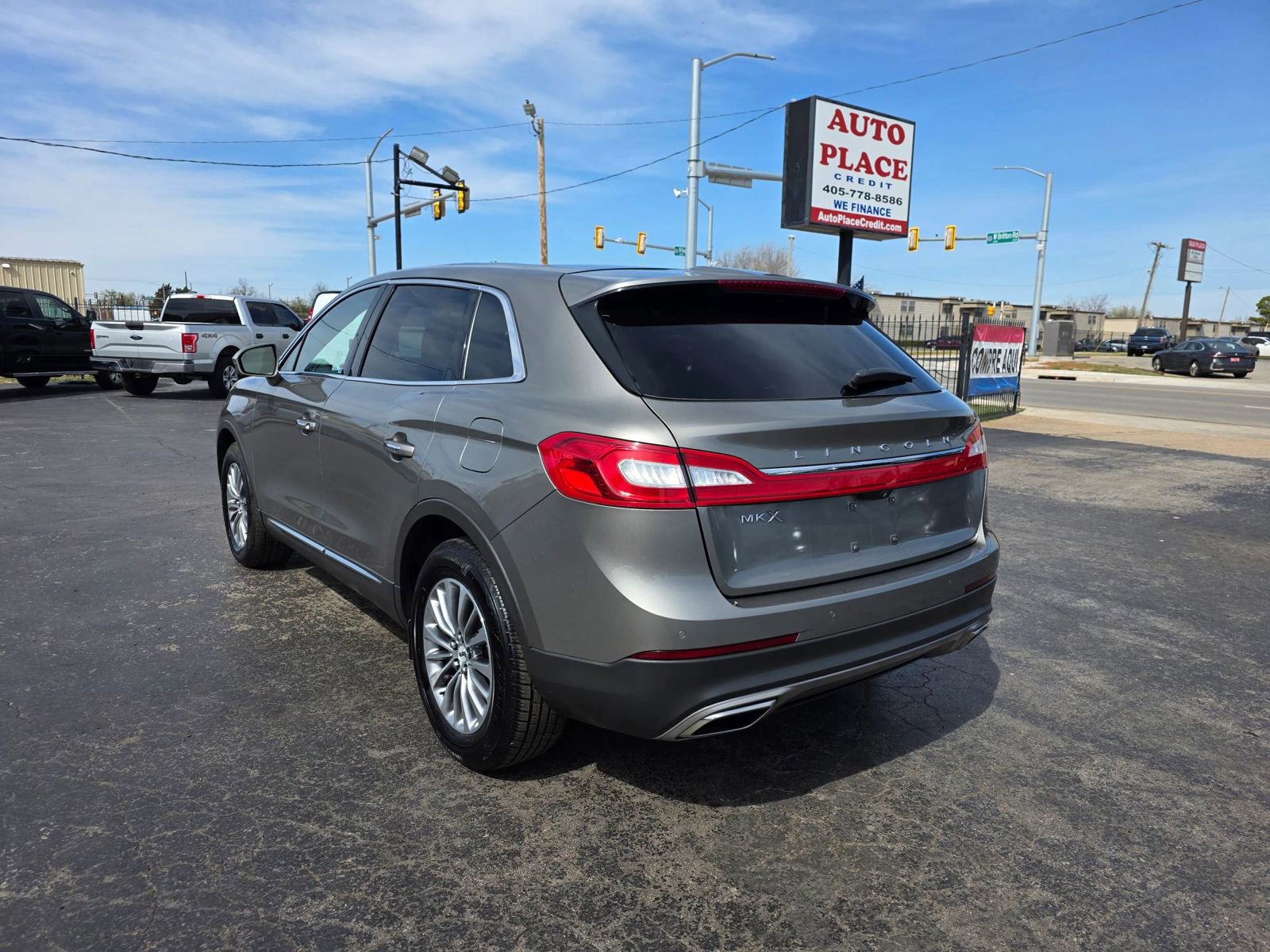 Used 2017 Lincoln MKX Select image 5