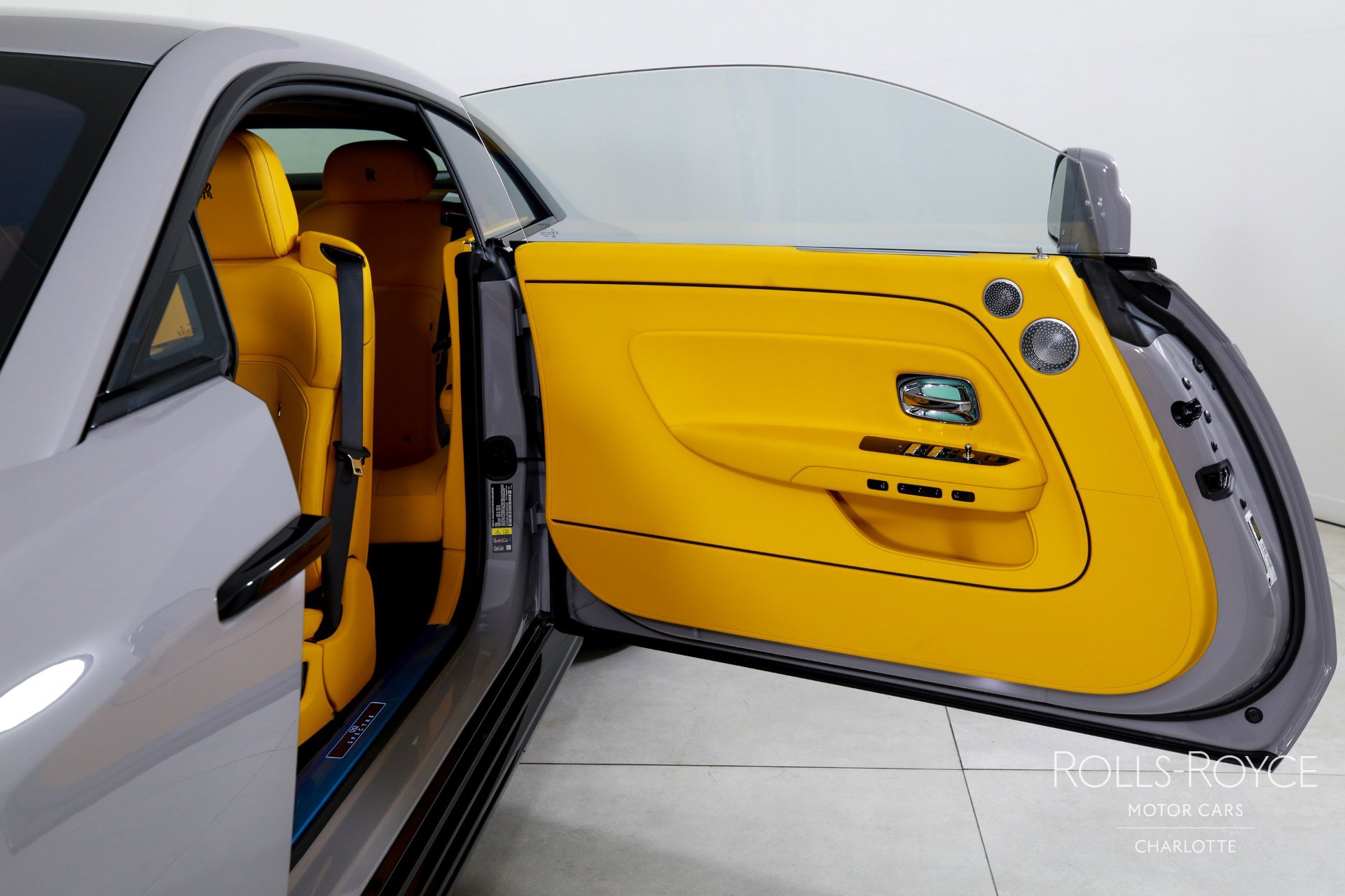 New 2025 Rolls-Royce Spectre Black Badge w/ Spectre Enhancement Package image 11