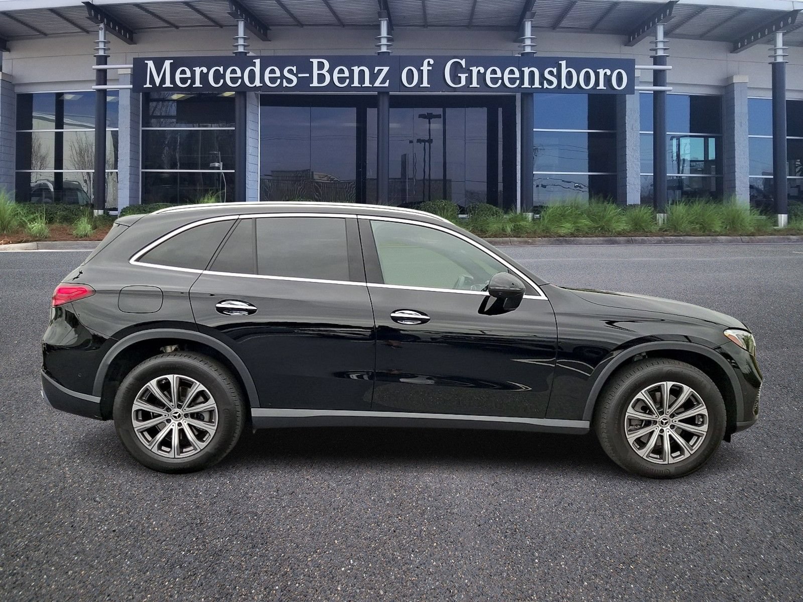 Used 2024 Mercedes-Benz GLC 300 4MATIC image 7