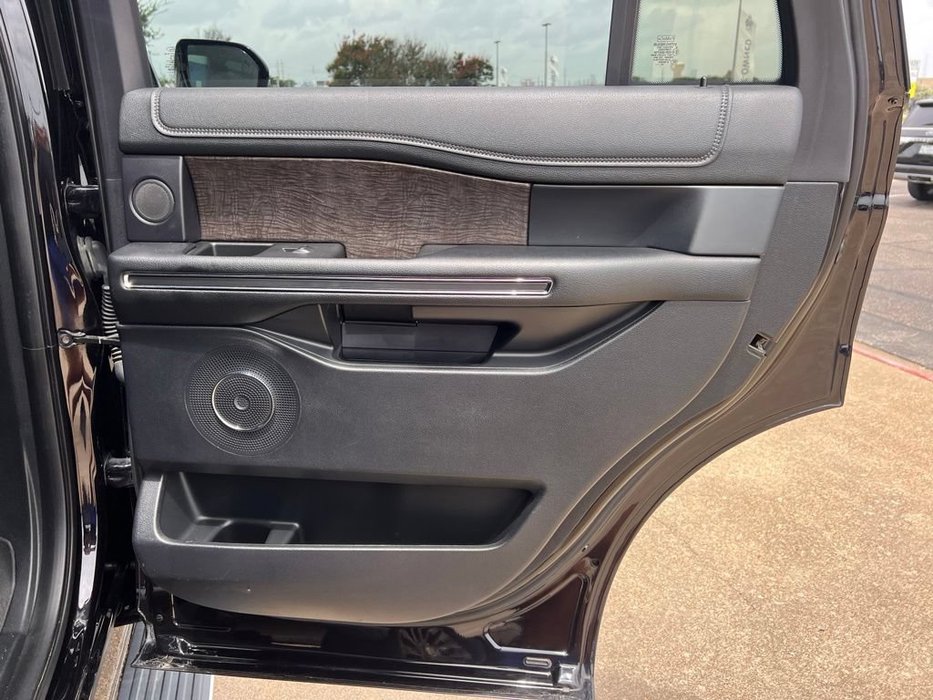 Used 2019 Ford Expedition Limited w/ Equipment Group 301A RWD image 21