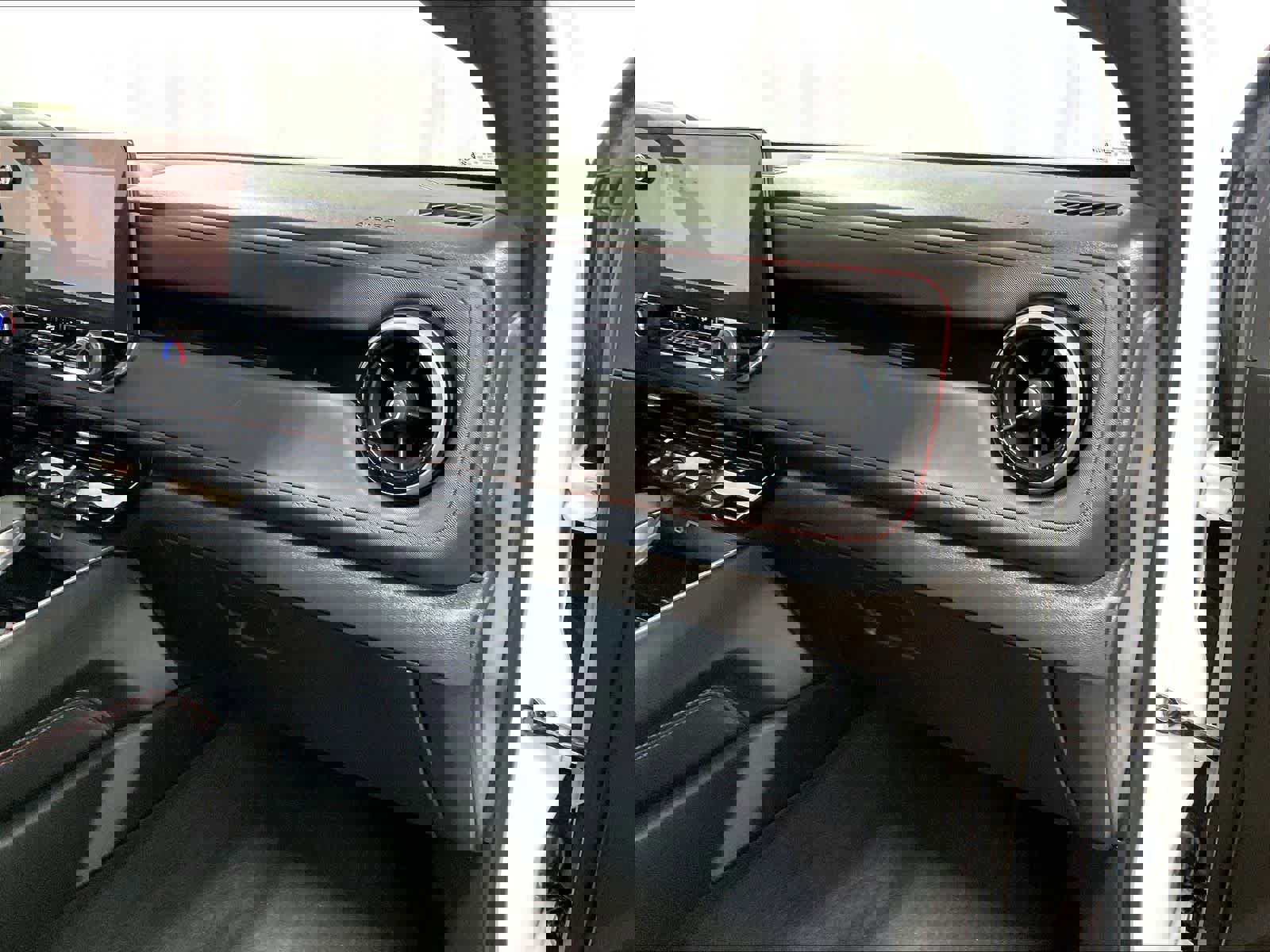 Used 2024 Chevrolet Colorado Z71 w/ Z71 Convenience Package 2 image 13