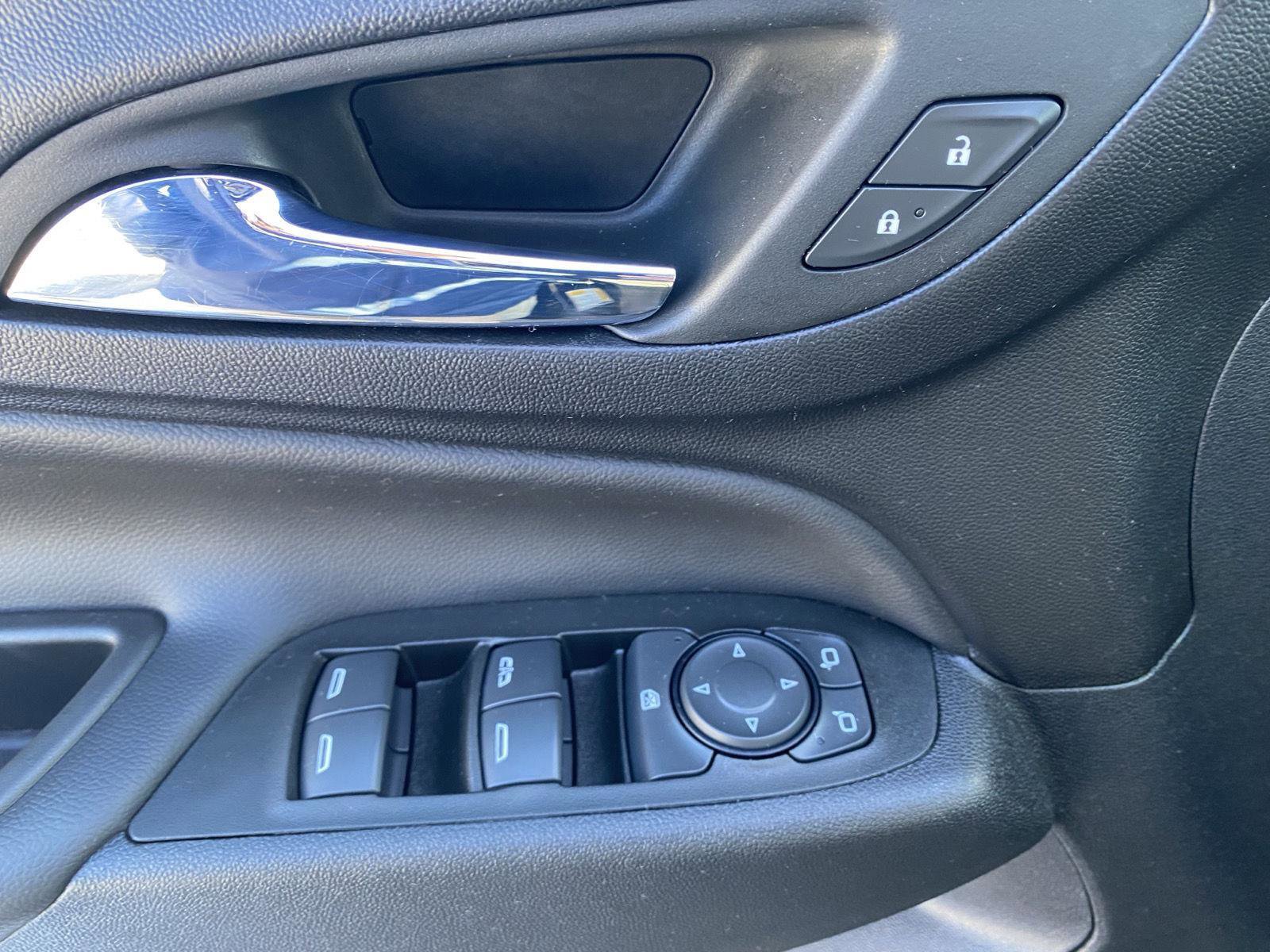 Used 2022 Chevrolet Equinox LT image 20