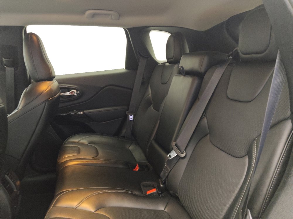 Used 2023 Jeep Cherokee Altitude Lux image 18