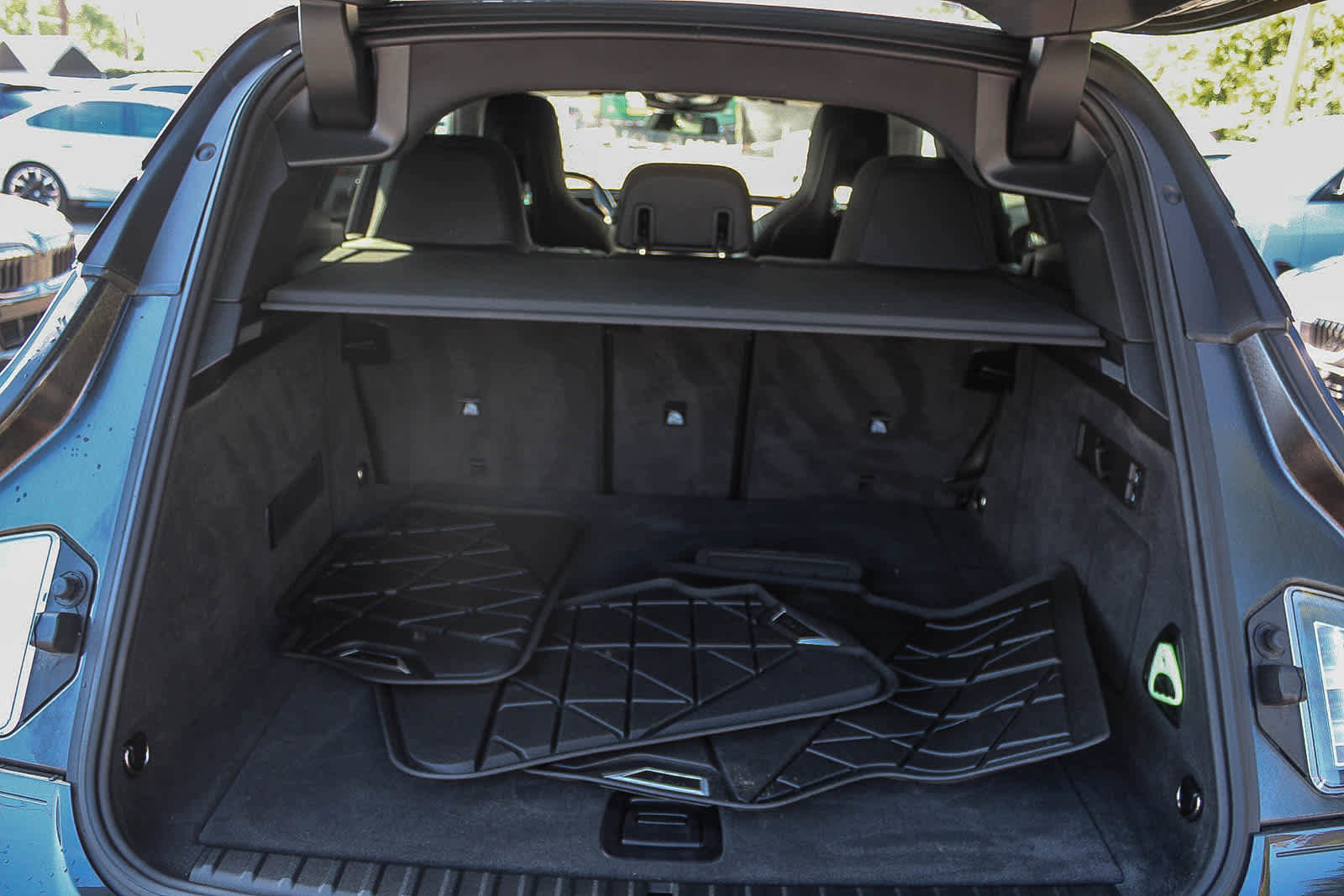 Certified 2023 BMW iX xDrive50 w/ Sport Package image 25