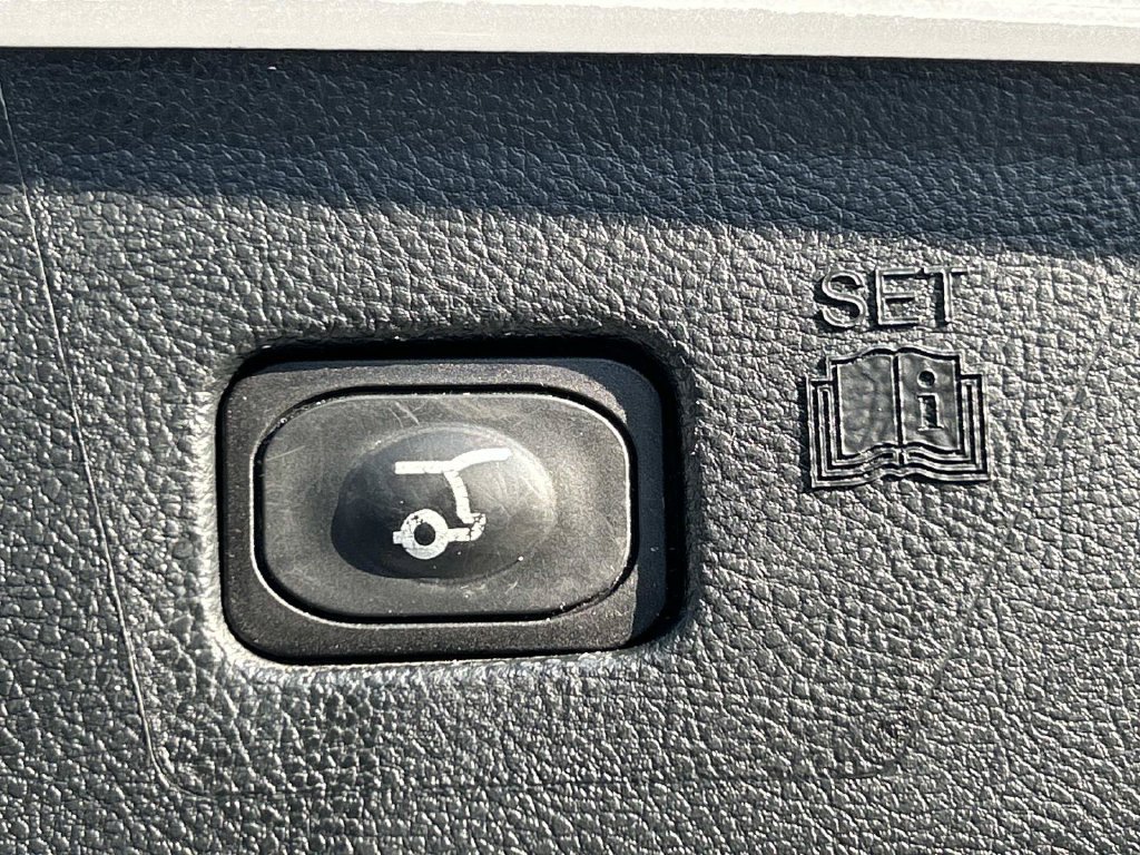 Used 2022 Ford Edge ST w/ Equipment Group 401A AWD/4WD image 12