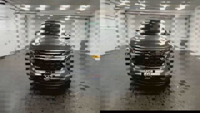 New 2026 Chevrolet Trax LS w/ LS Convenience Package FWD image 3