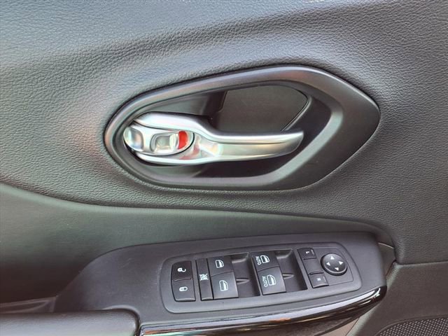 Used 2023 Jeep Cherokee Altitude Lux image 41